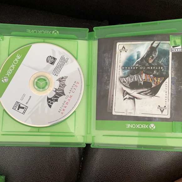 Xbox One Batman Return To Arkham 2 disc game - Picture 2 of 4